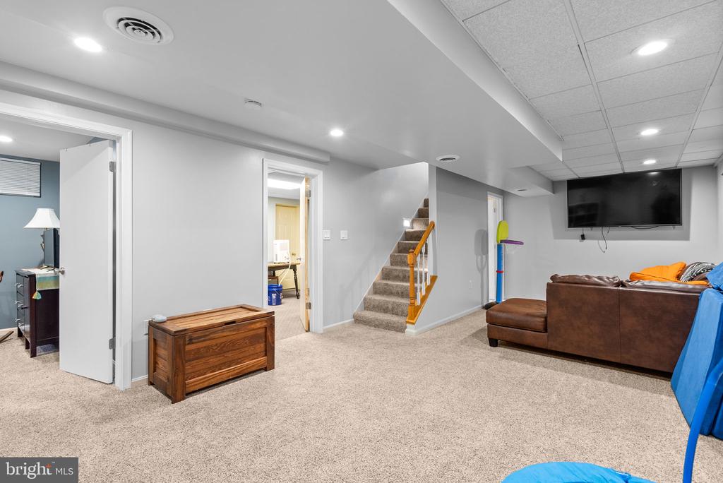 738 WHITNEYS LANDING DRIVE