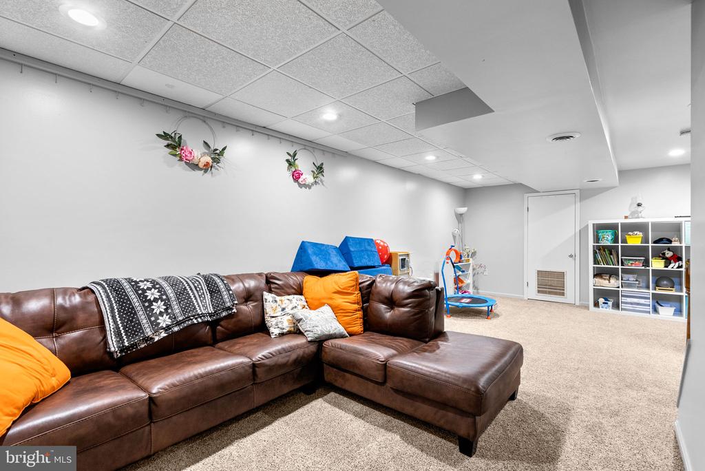 738 WHITNEYS LANDING DRIVE