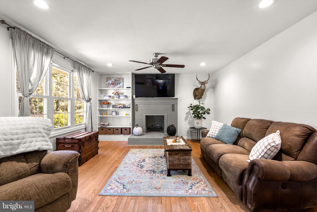 738 WHITNEYS LANDING DRIVE