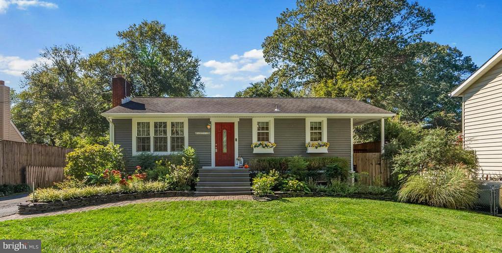 738 WHITNEYS LANDING DRIVE
