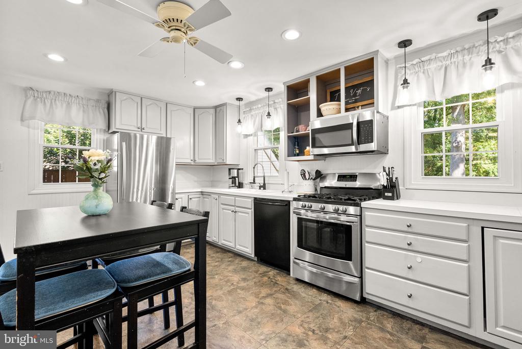 738 WHITNEYS LANDING DRIVE