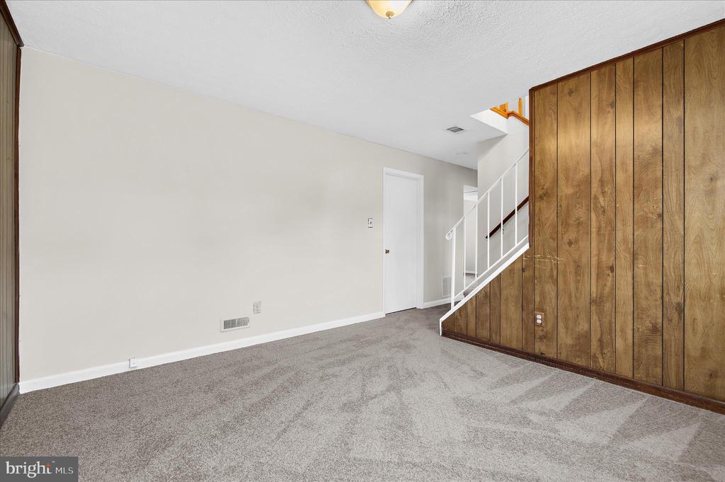 7989 SCOTTS MANOR COURT
