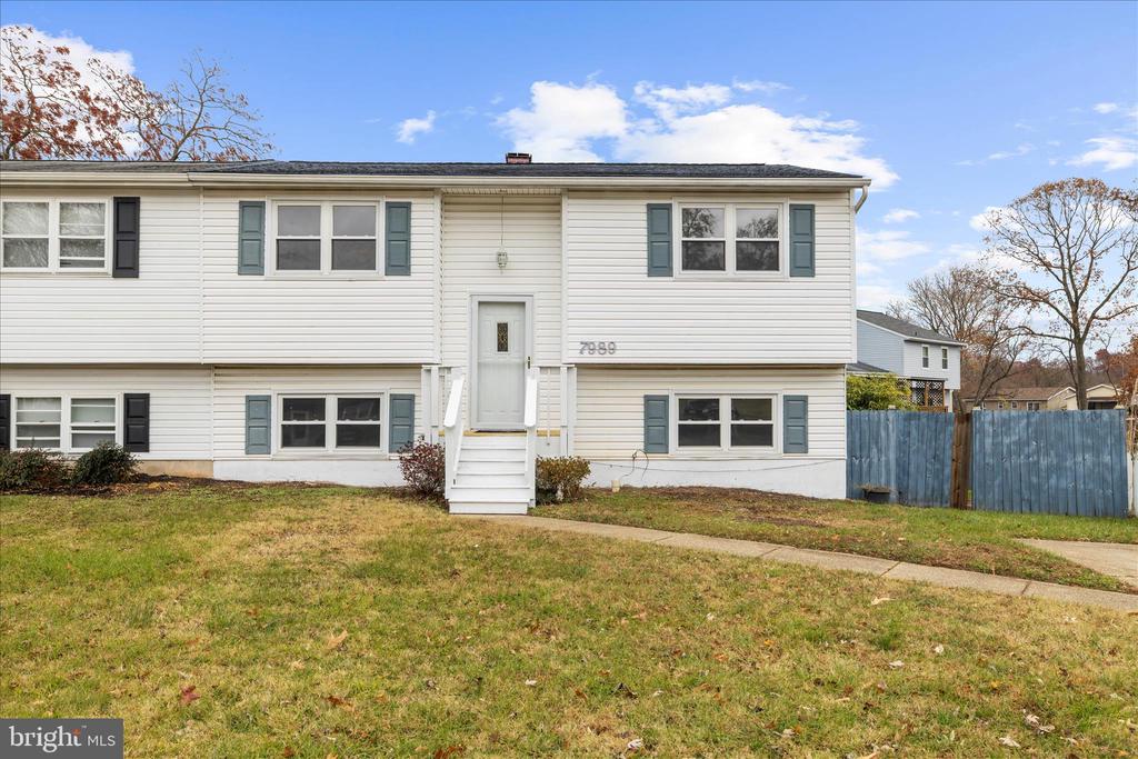 7989 SCOTTS MANOR COURT