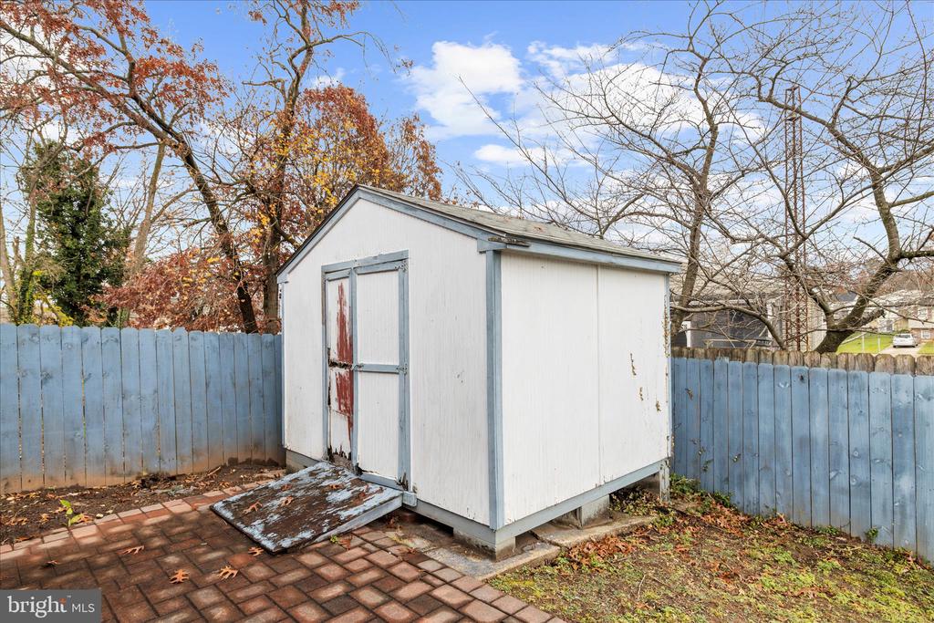 7989 SCOTTS MANOR COURT