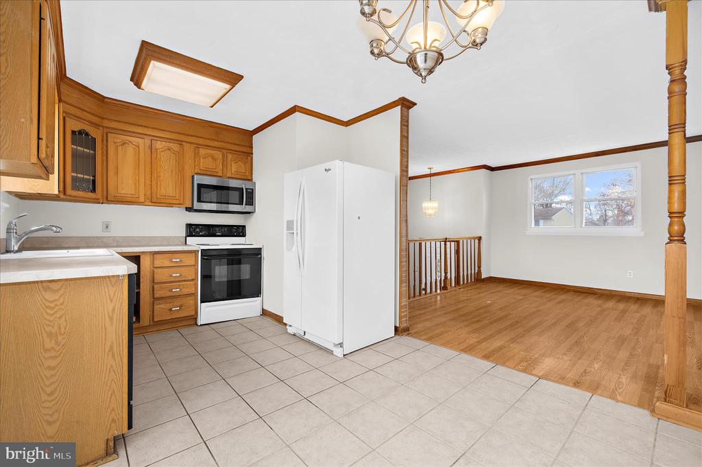 7989 SCOTTS MANOR COURT
