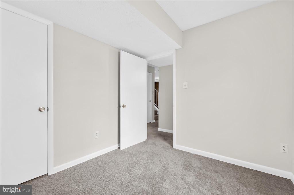 7989 SCOTTS MANOR COURT