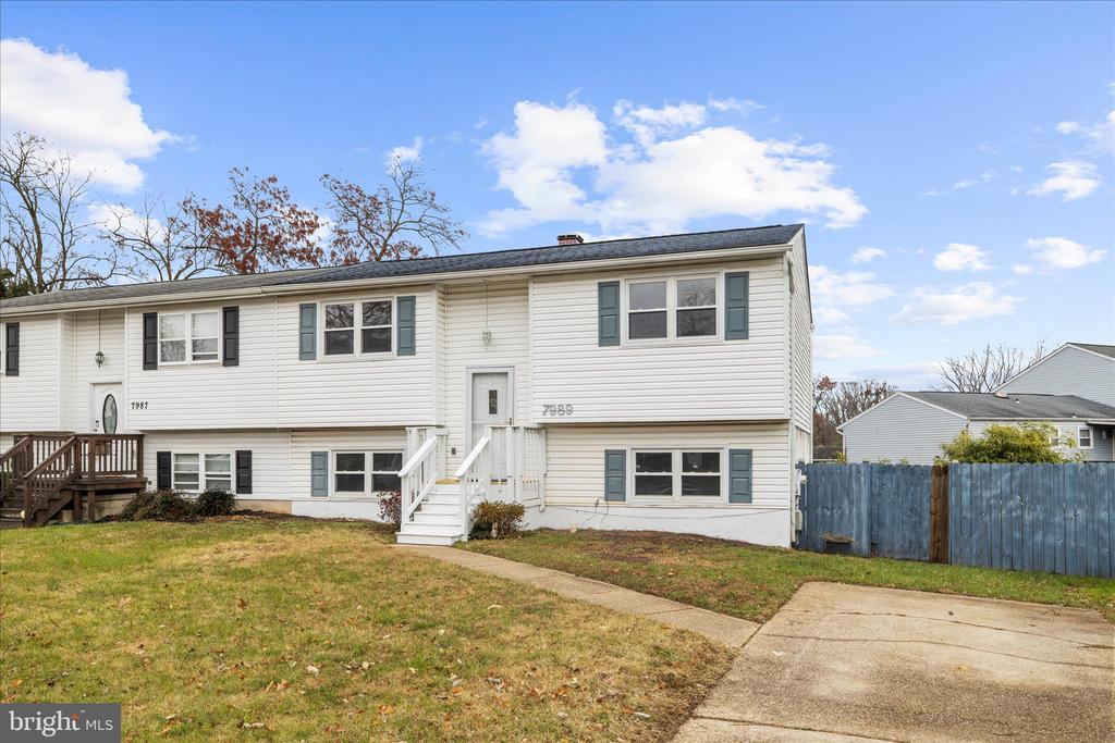 7989 SCOTTS MANOR COURT