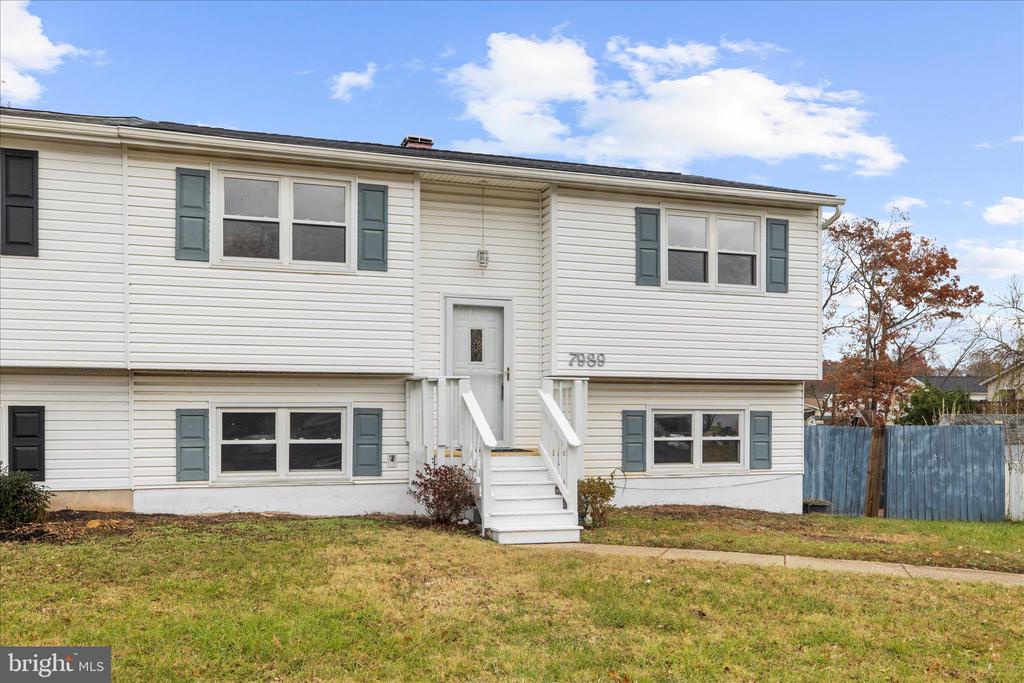 7989 SCOTTS MANOR COURT