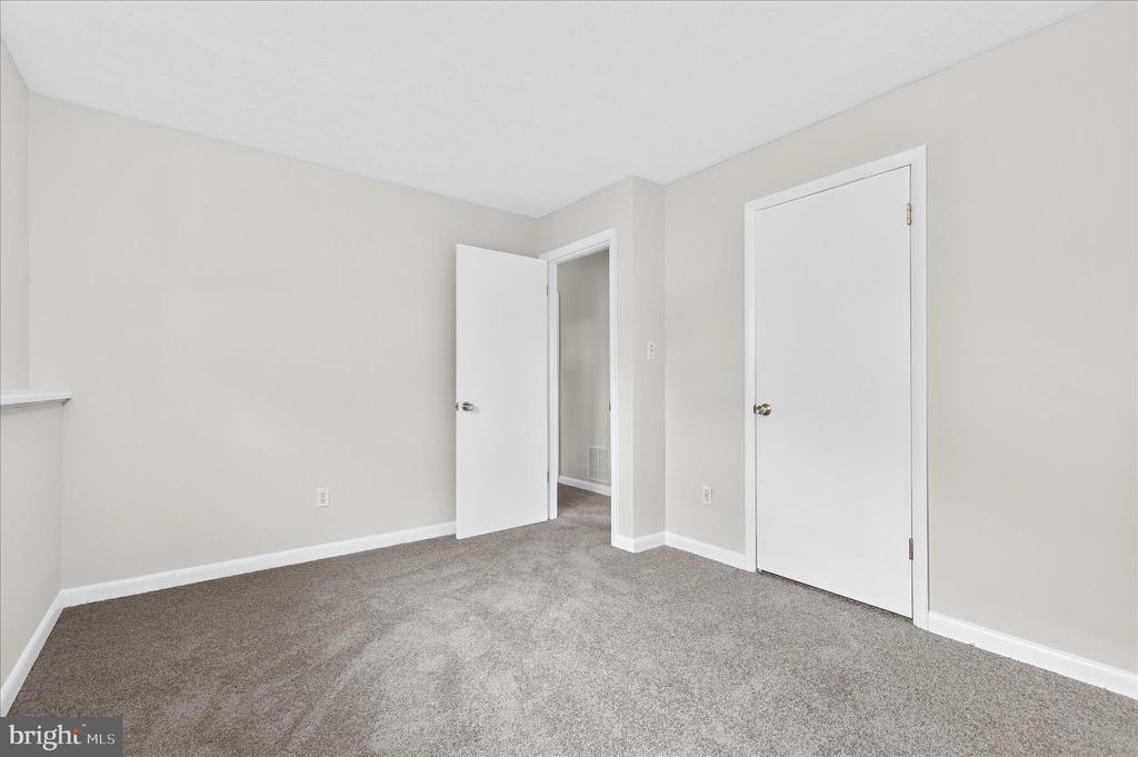7989 SCOTTS MANOR COURT