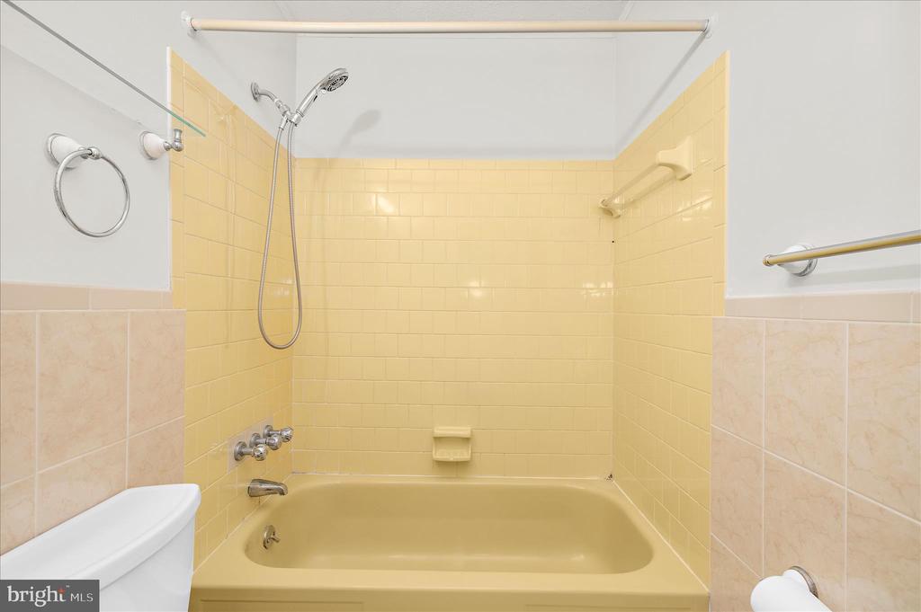 7989 SCOTTS MANOR COURT
