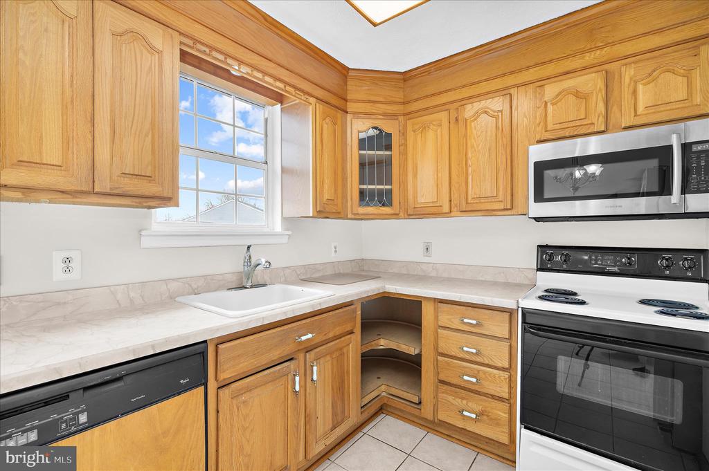 7989 SCOTTS MANOR COURT