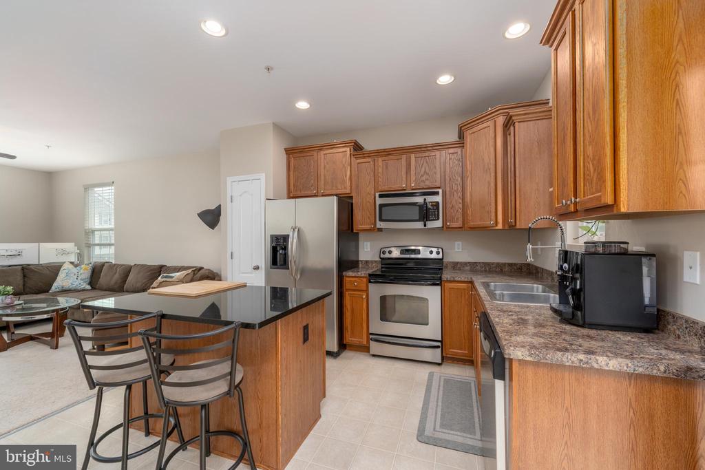 7716 TIMBERCROSS LANE
