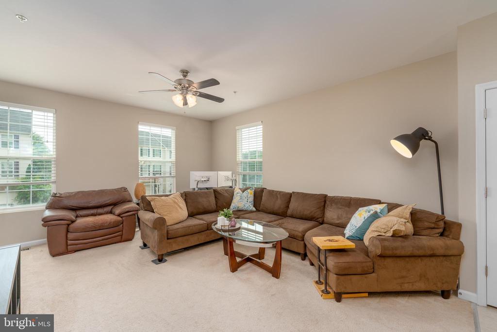 7716 TIMBERCROSS LANE