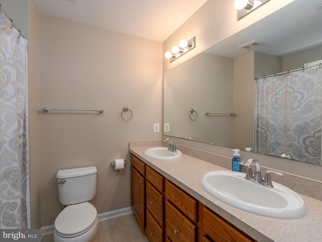7716 TIMBERCROSS LANE