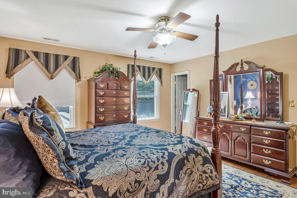 3897 HUNTING CREEK ROAD