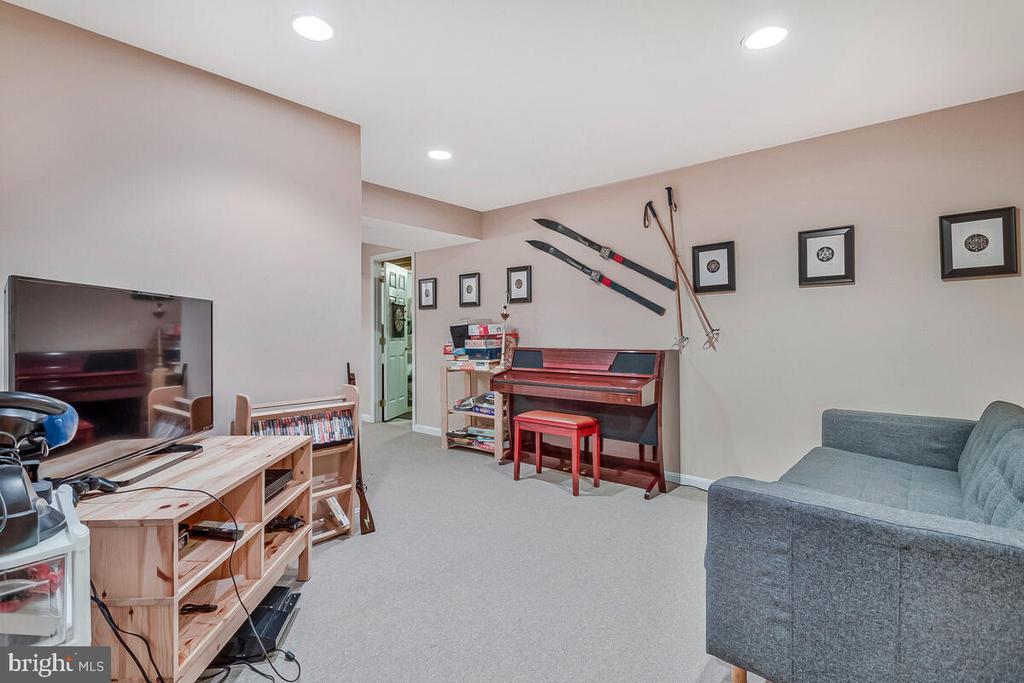 3897 HUNTING CREEK ROAD