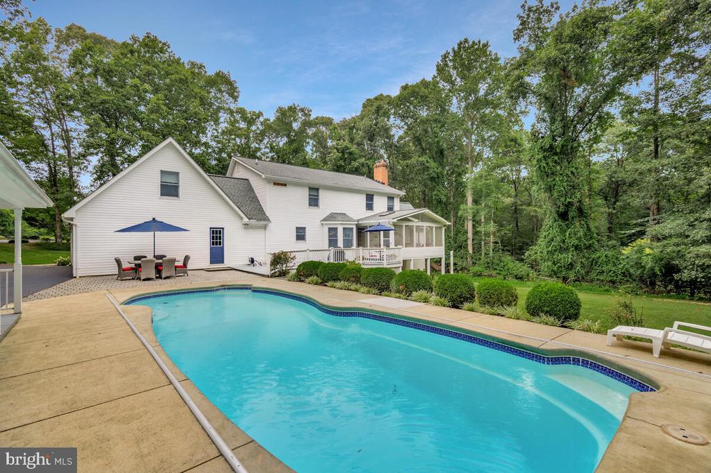 3897 HUNTING CREEK ROAD