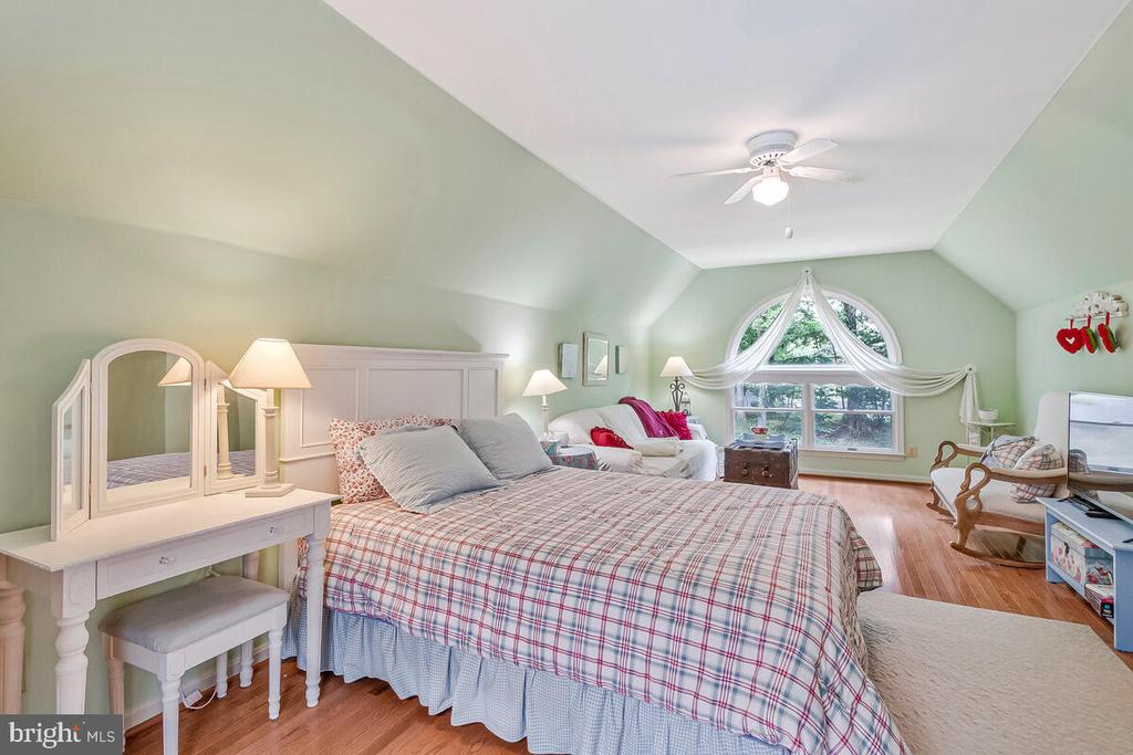 3897 HUNTING CREEK ROAD