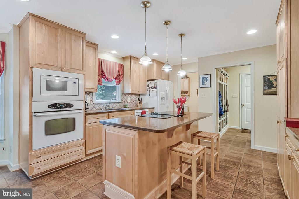 3897 HUNTING CREEK ROAD