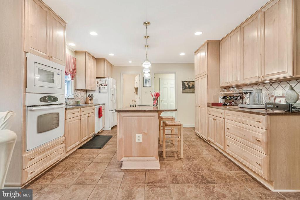 3897 HUNTING CREEK ROAD