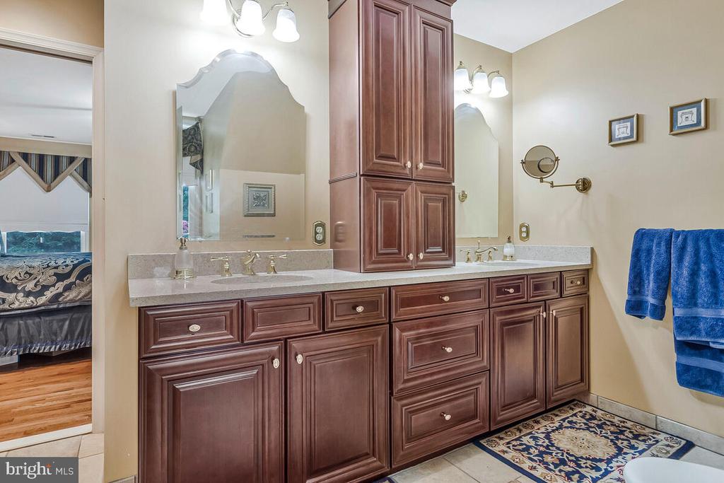 3897 HUNTING CREEK ROAD