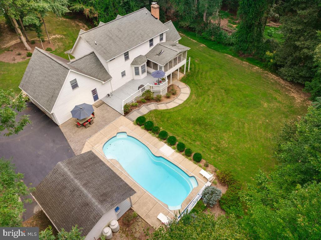 3897 HUNTING CREEK ROAD