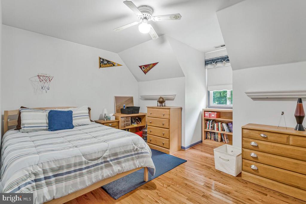 3897 HUNTING CREEK ROAD