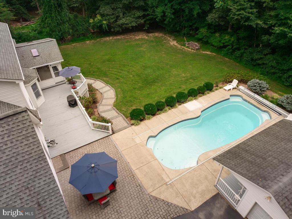 3897 HUNTING CREEK ROAD