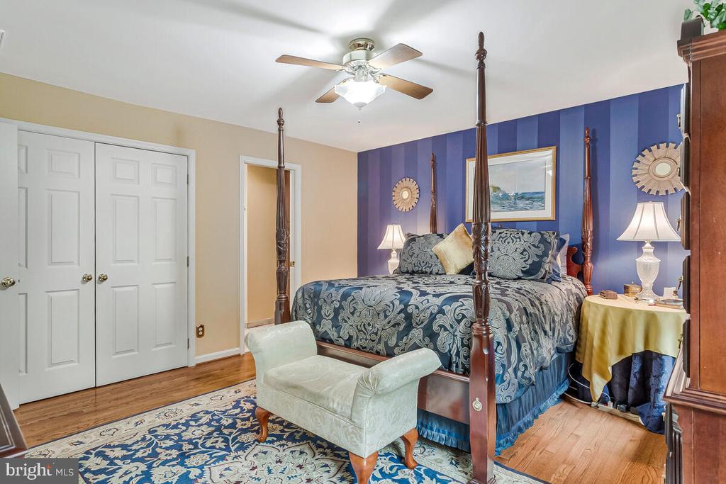 3897 HUNTING CREEK ROAD