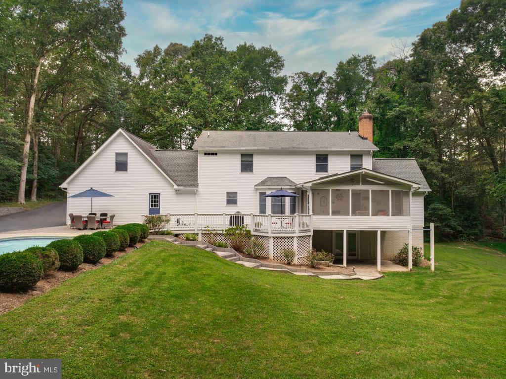 3897 HUNTING CREEK ROAD