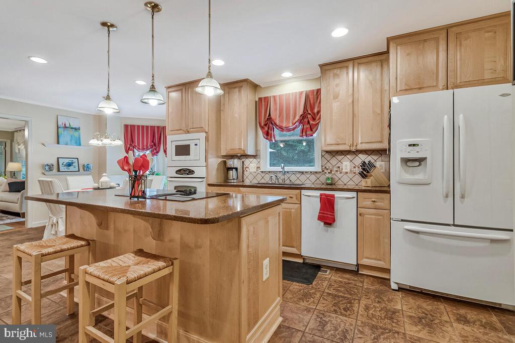 3897 HUNTING CREEK ROAD