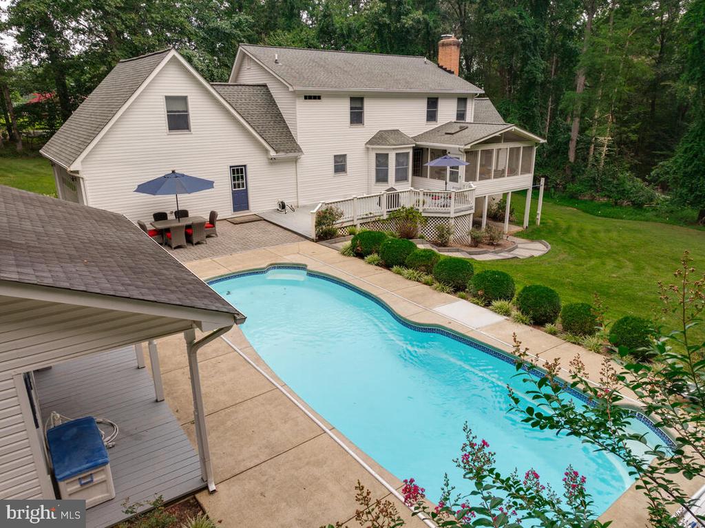 3897 HUNTING CREEK ROAD