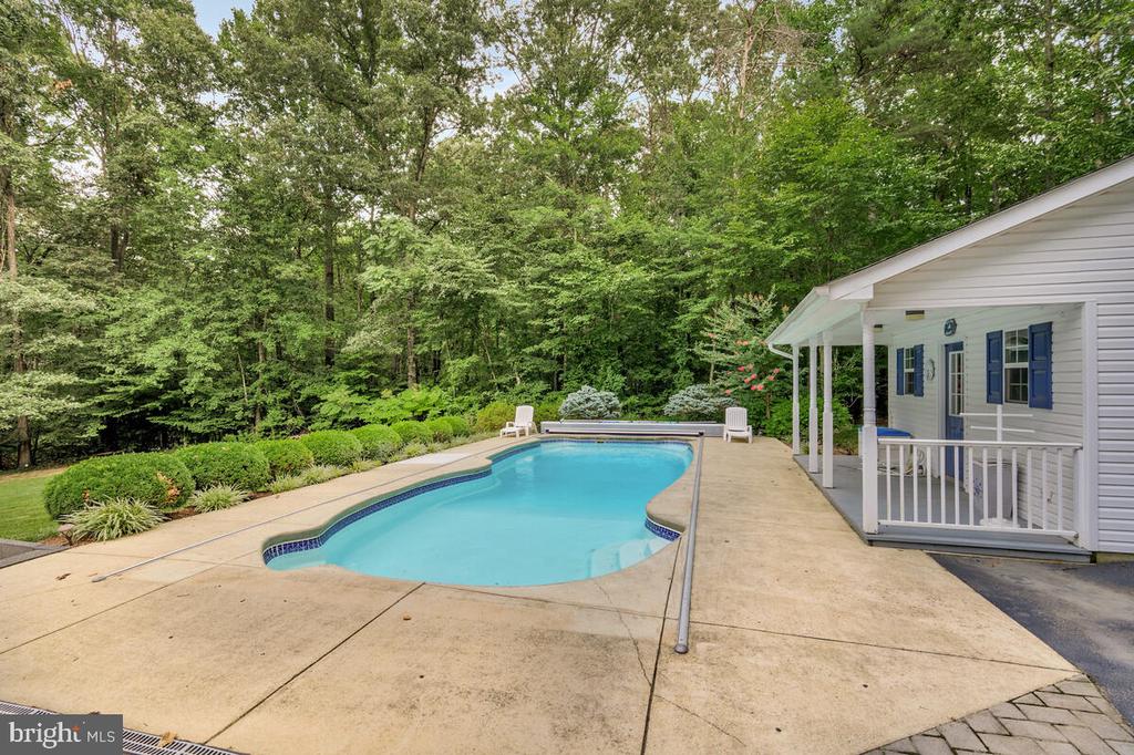 3897 HUNTING CREEK ROAD