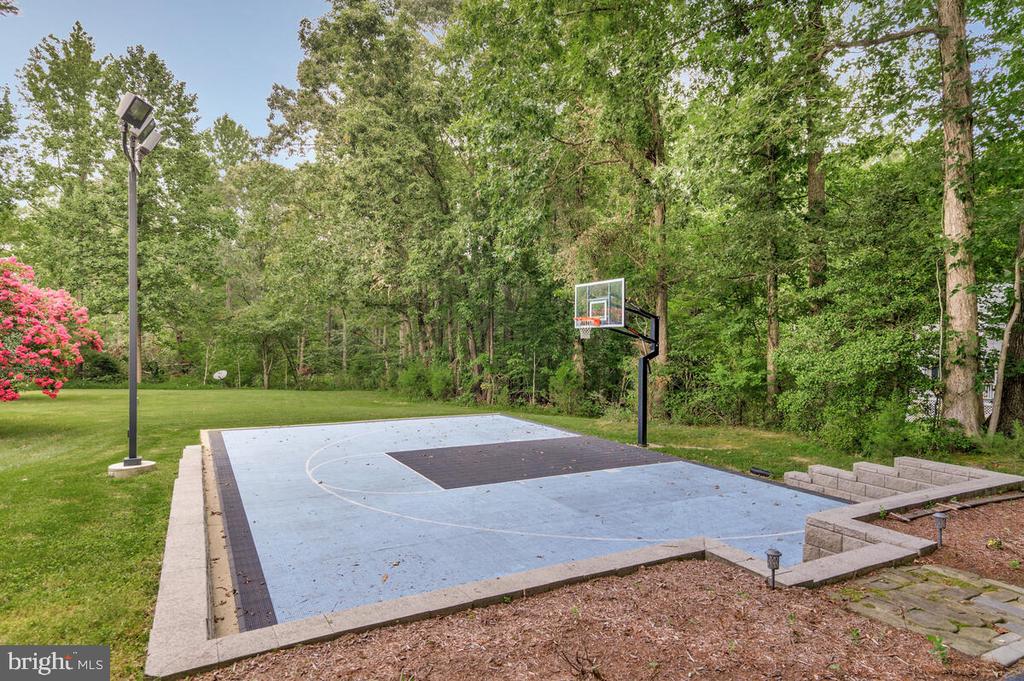 3897 HUNTING CREEK ROAD