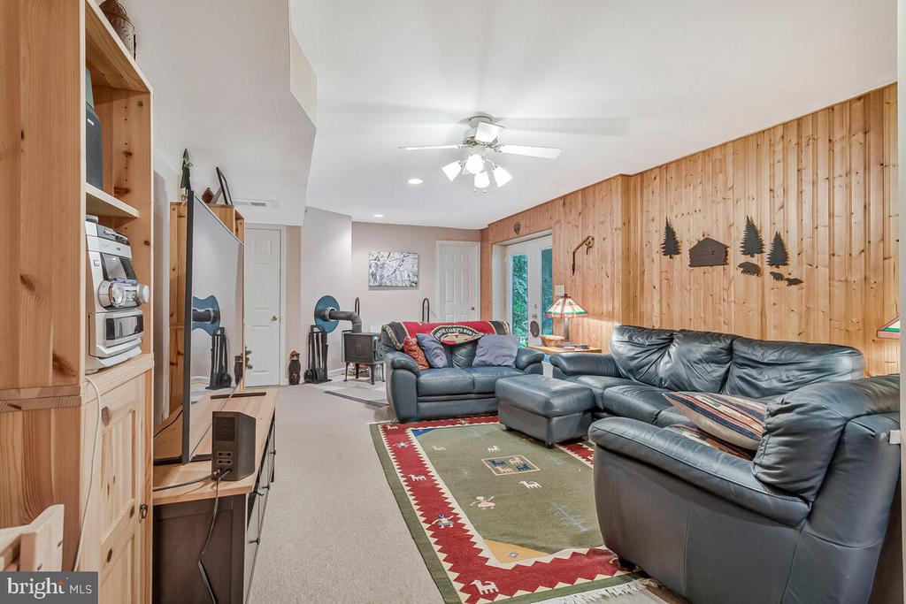 3897 HUNTING CREEK ROAD