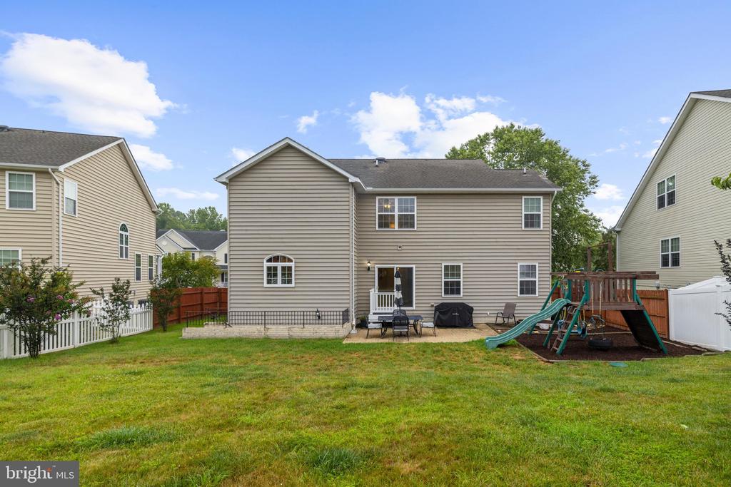 3671 MIDDLE GROUND COURT