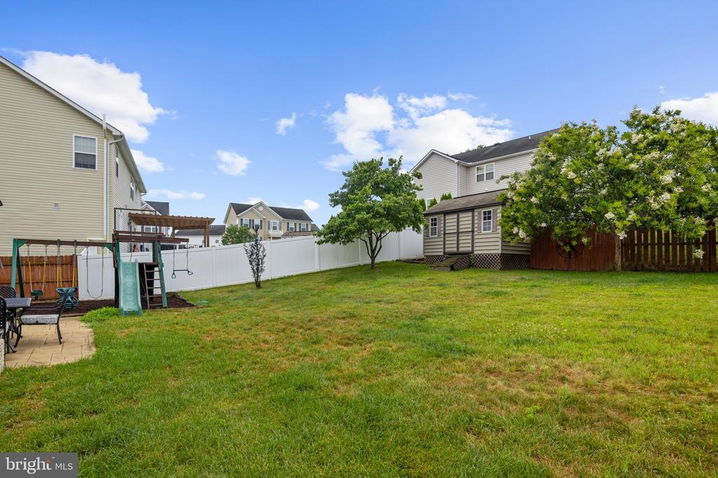 3671 MIDDLE GROUND COURT
