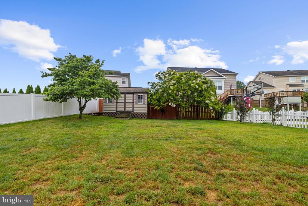 3671 MIDDLE GROUND COURT