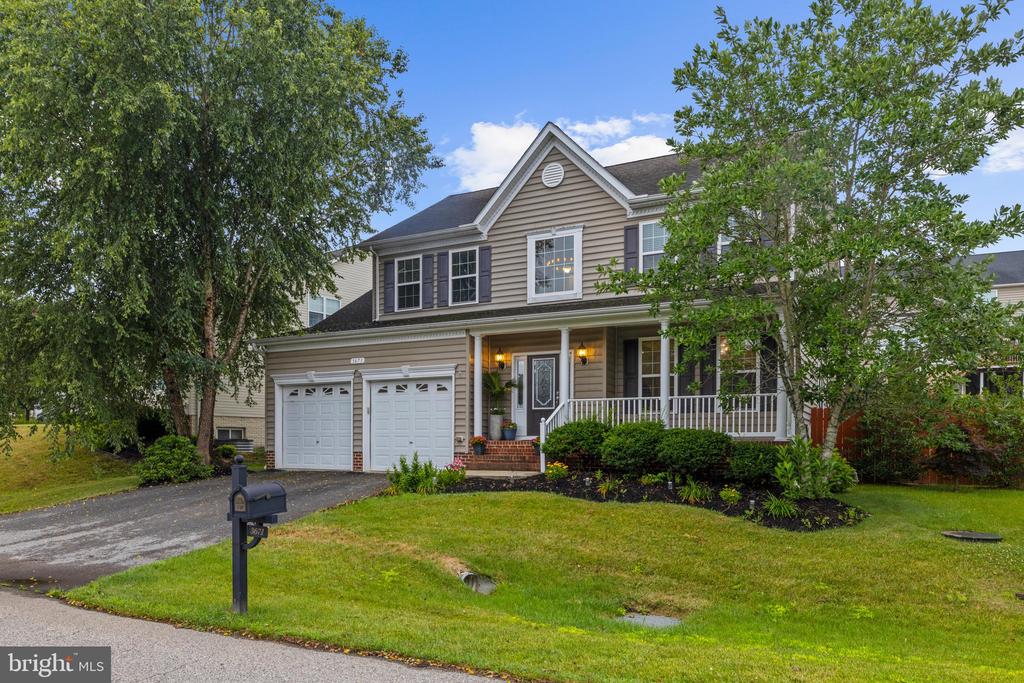 3671 MIDDLE GROUND COURT