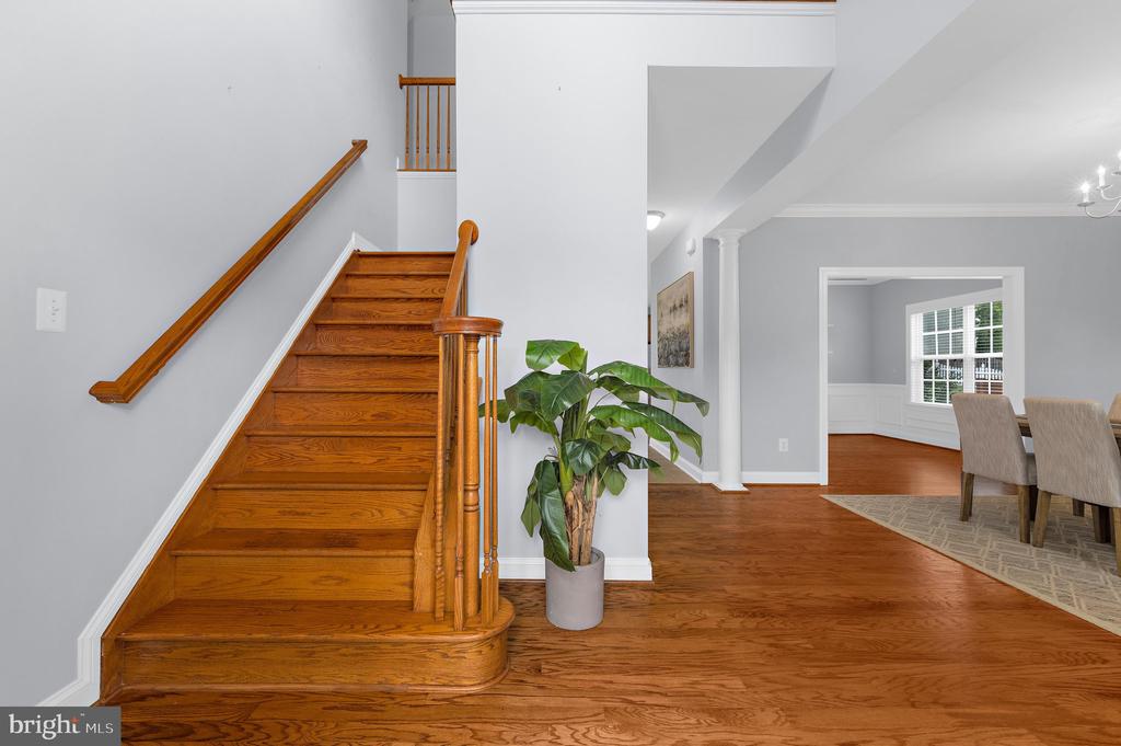 3671 MIDDLE GROUND COURT