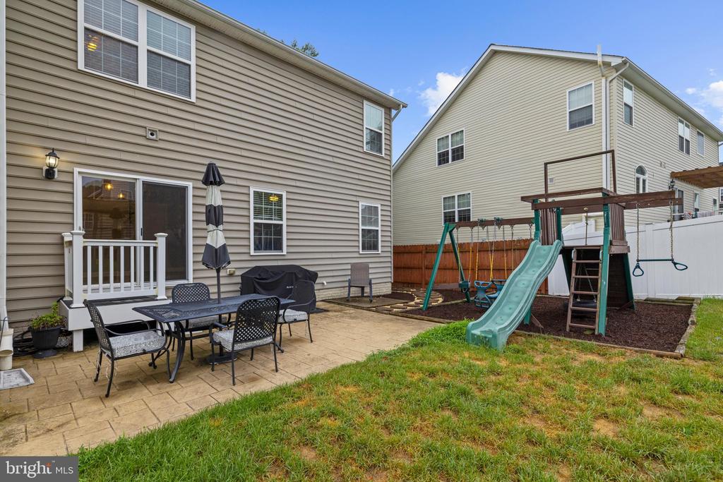 3671 MIDDLE GROUND COURT