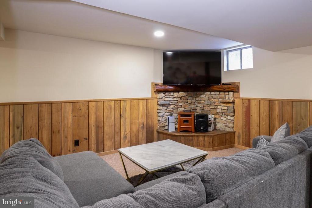 4440 N WOODS TRAIL