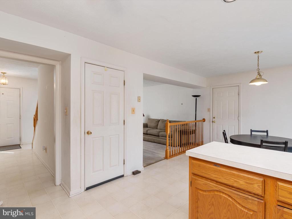 905 GREEN FAWN COURT