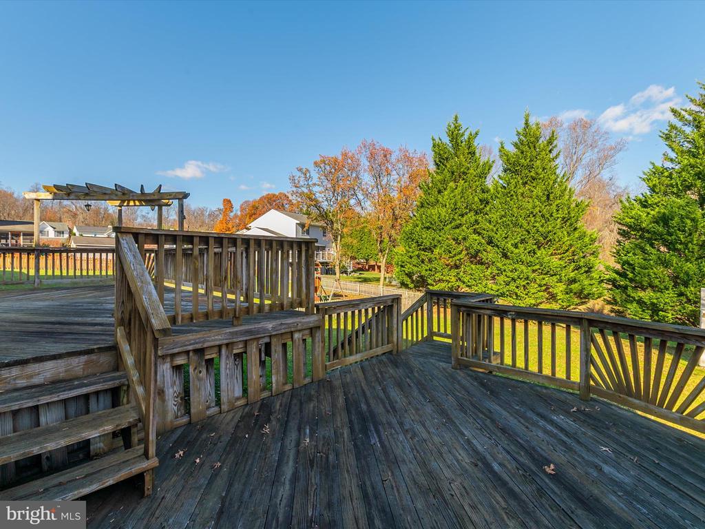 905 GREEN FAWN COURT