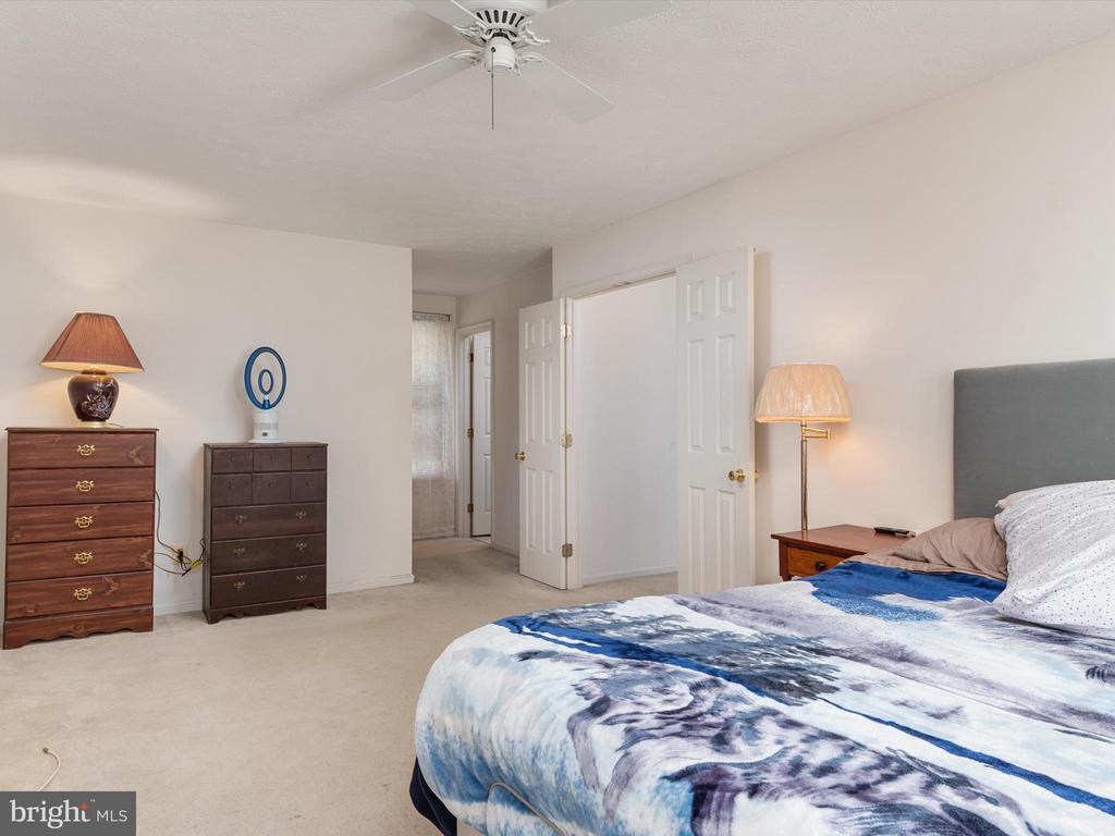 905 GREEN FAWN COURT