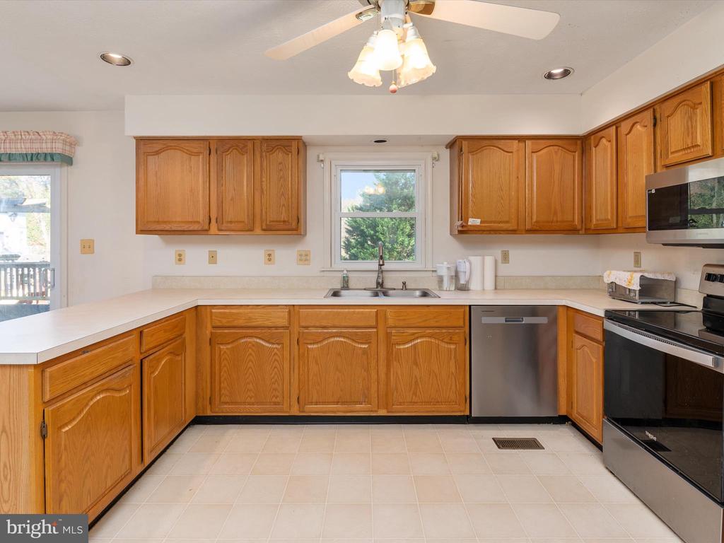 905 GREEN FAWN COURT