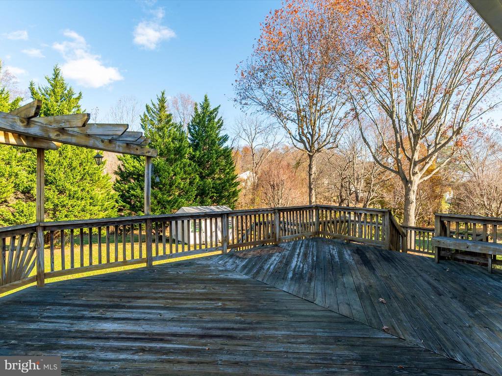 905 GREEN FAWN COURT