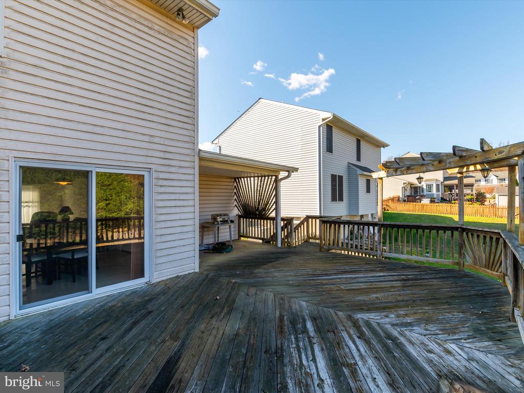 905 GREEN FAWN COURT