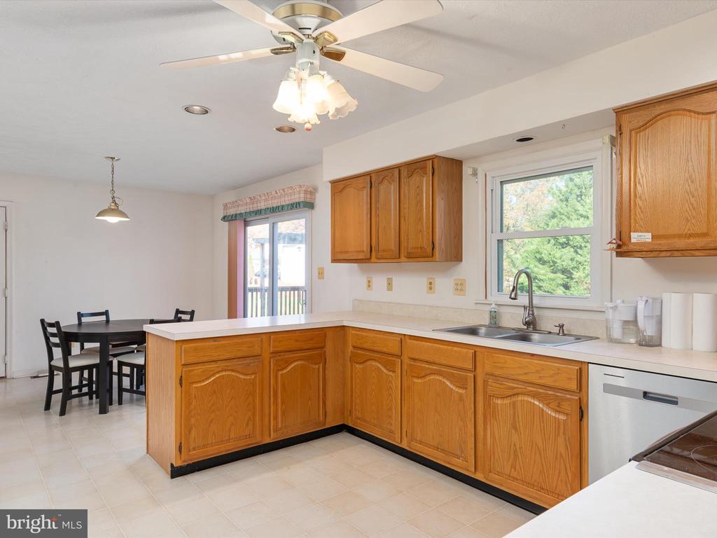 905 GREEN FAWN COURT