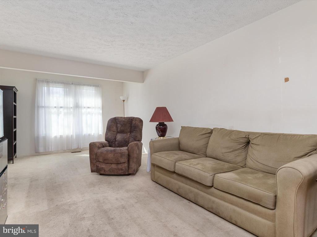 905 GREEN FAWN COURT